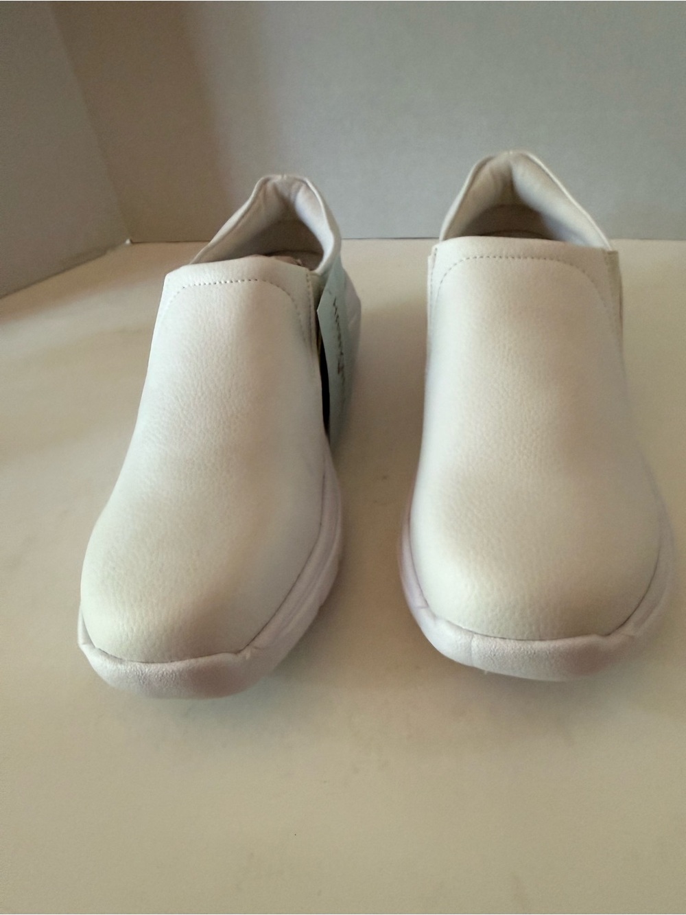Hawkwell Women's Nurse Style Slip-On Shoes in White Size 7